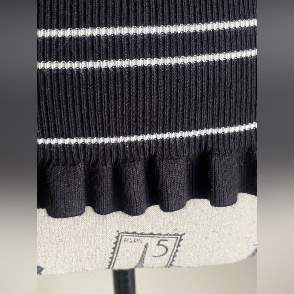 Laundry Shelli Segal black white stripe knit ruffle short sleeve blouse - Picture 8 of 13
